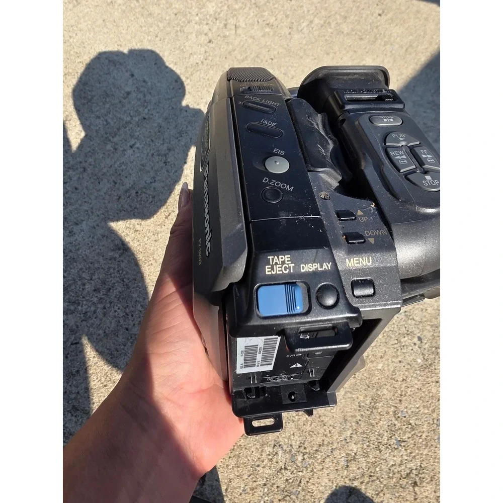 Panasonic Palmcorder PV-D209 VHS-C Camcorder 26x Optical Zoom Digital EIS Gray